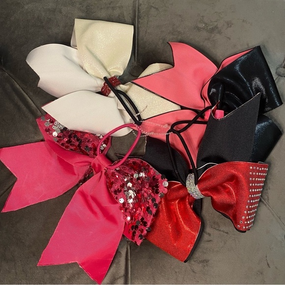 NEW Bundle of 4 Gorgeous Cheerleader Hair Bows main image 4